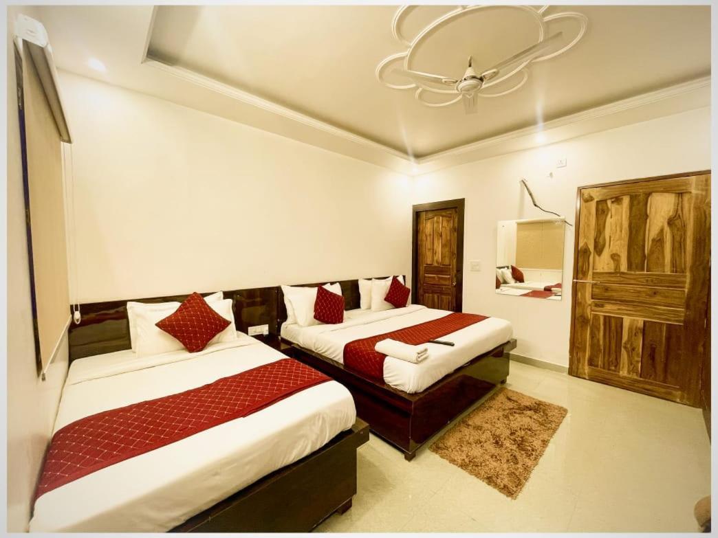 Hotel Town Grand Agra  Esterno foto